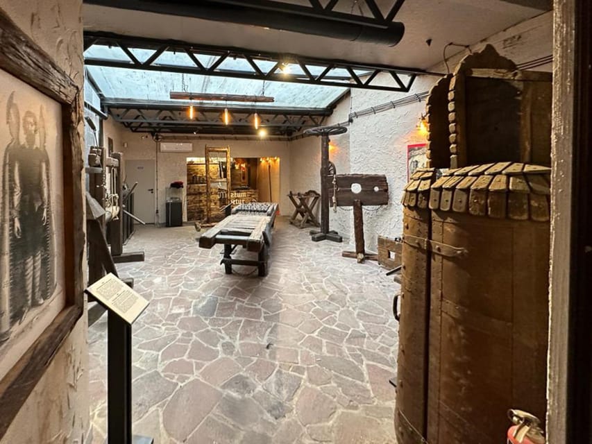 Kraków: Guided Tour of the Torture Museum - A guided route from medieval devices to modern punishment