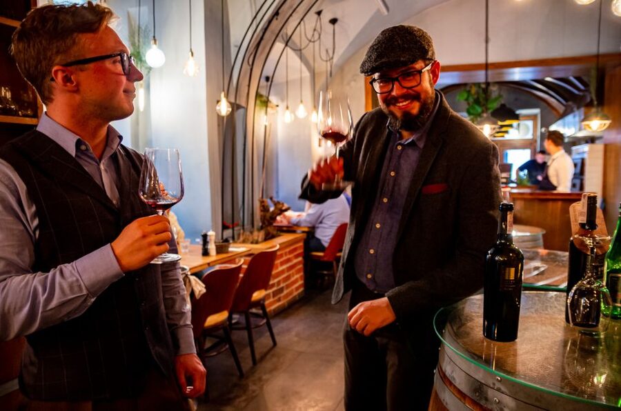 Krakow: Guided Wine Bar Tour with Tastings and Snacks - Key points at a glance