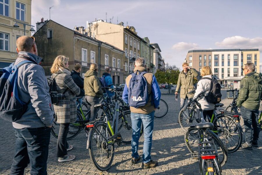 Krakow: Hidden Bike Tour - Podgórze, the former Jewish ghetto, and Schindler’s factory