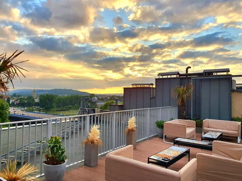 Krakow: Hidden Rooftop Bar Reservation with 1 Cocktail - A secret rooftop above Krakow