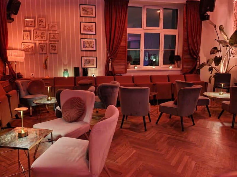 Krakow: Hidden Rooftop Bar Reservation with 1 Cocktail - Booking details that affect your decision