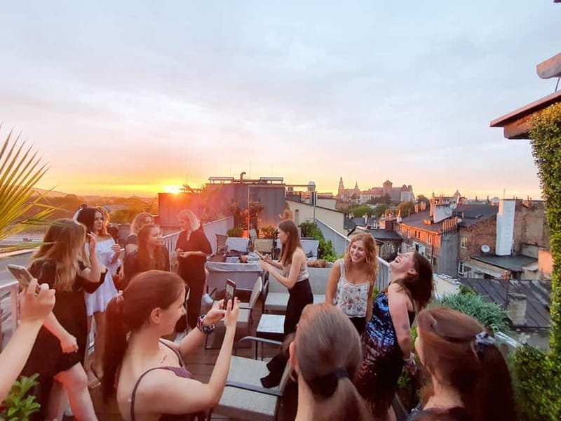 Krakow: Hidden Rooftop Bar Reservation with 1 Cocktail - What your two hours look like