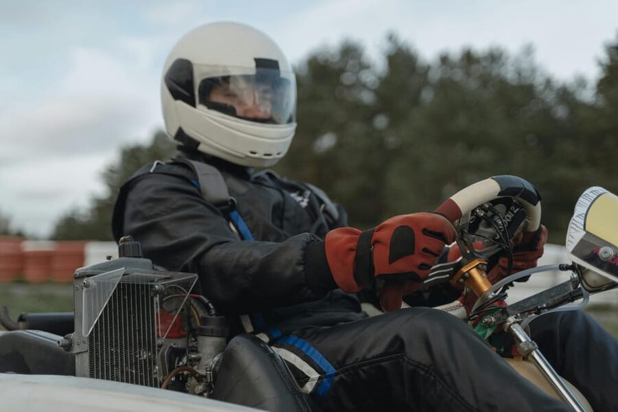 Krakow: Indoor Go-Karting (24-Minute Races) - Who should book this race?