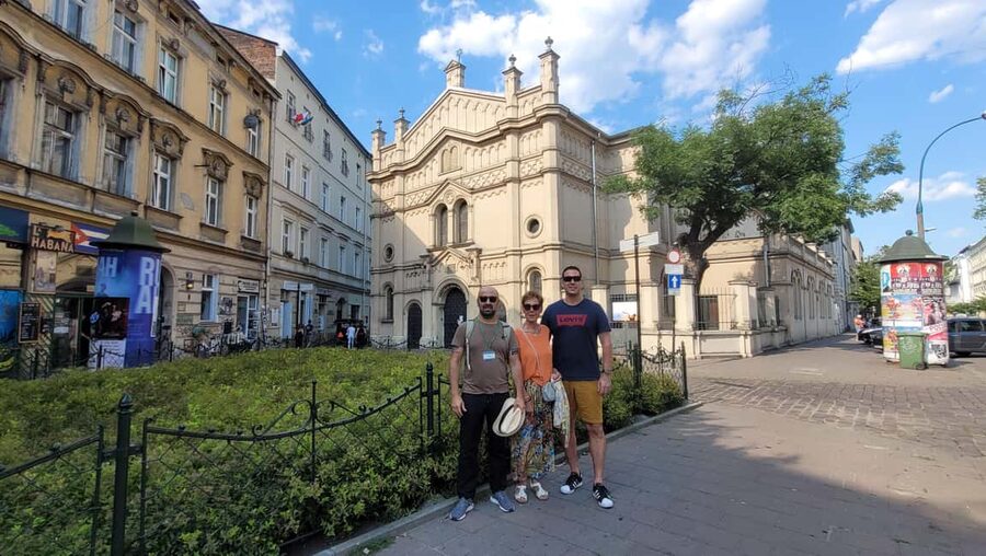 Krakow Jewish District Tour in a Small Group - Kazimierz synagogues and the Old Jewish Cemetery