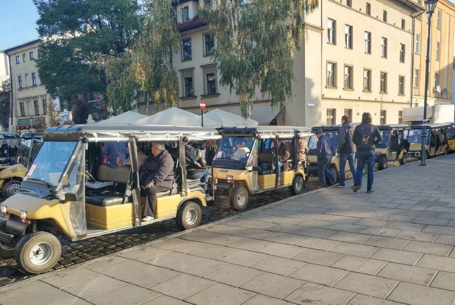 Krakow: Jewish Quarter and Ghetto Electric Golf Cart Tour - Why a golf cart works well in Kazimierz