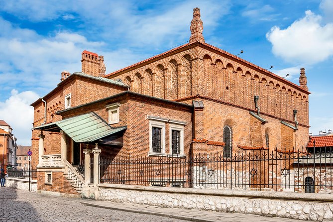 Krakow: Jewish Quarter Guided Walking Tour - The Old Synagogue, Tempel, and Izaak Jakubowicz