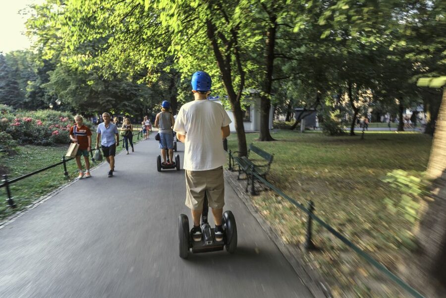Krakow: Jewish Quarter Segway Tour - Old Synagogue, Remuh Synagogue, and the cemetery