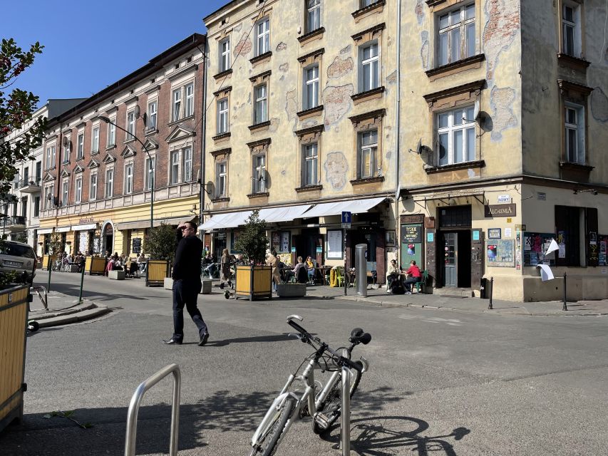 Krakow: Kazimierz District Jewish Heritage Tour - Remuh Synagogue and the question of interior access