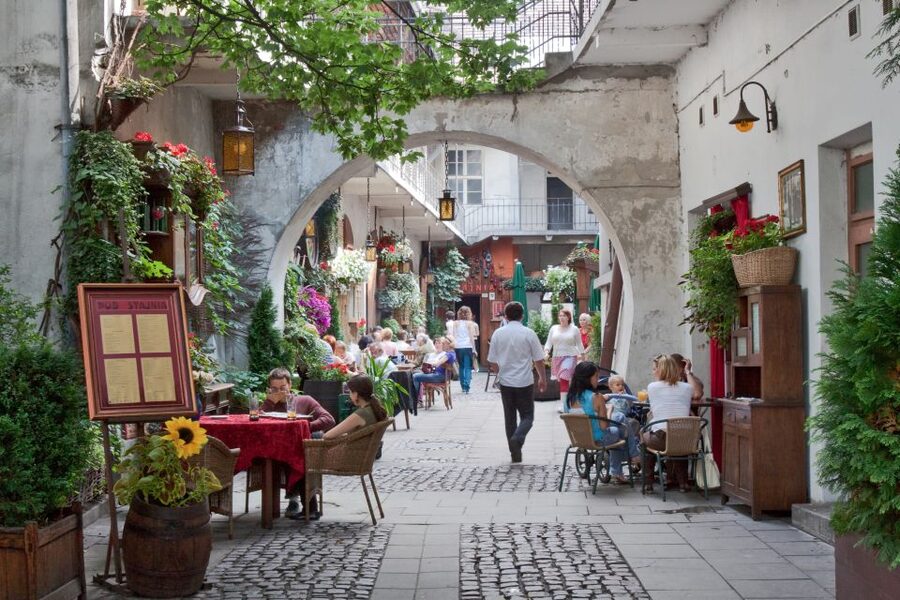 Krakow: Kazimierz Jewish District Private Guided Tour - What four hours gives you