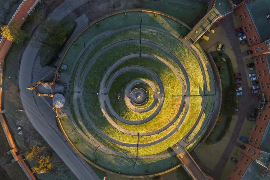 Krakow: Kościuszko Mound Ticket – History & Views! - Reaching the mound in Zwierzyniec