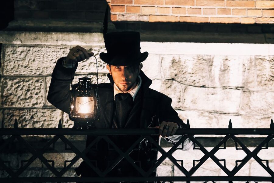 Krakow: Legends and Tales of Old Town Walking Tour - Legends, ghosts, vampires, and Krakow’s darker side