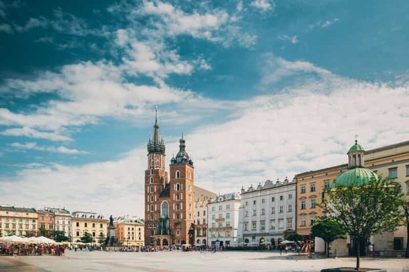 Krakow : Must-See Walking Tour With A Guide - Beginning on Grodzka at number 21