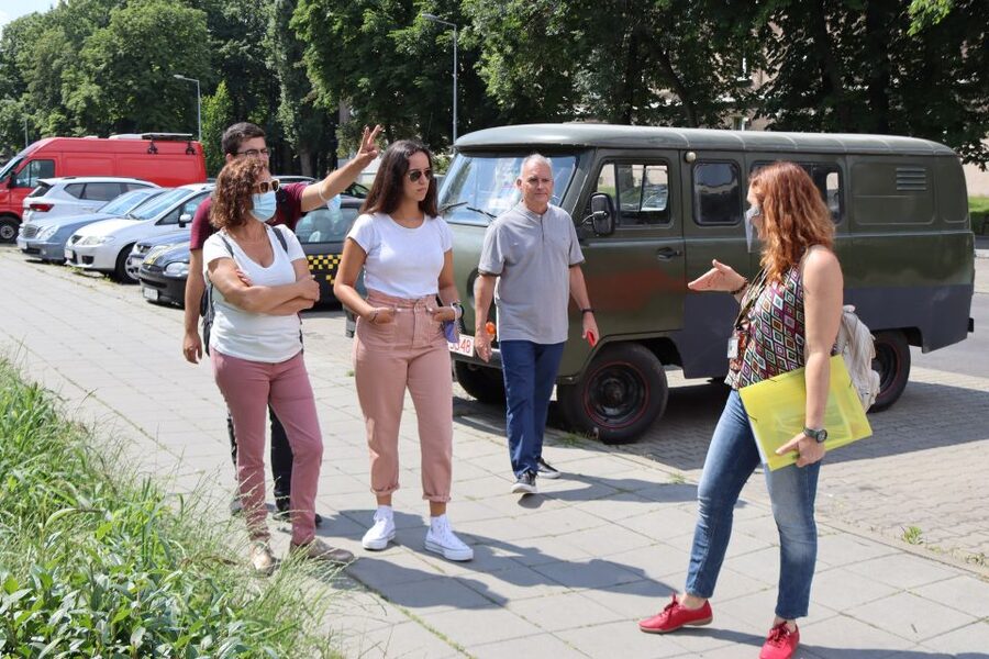 Krakow: Nowa Huta Guided Tour in Vintage Car - The WWII tank and the military story