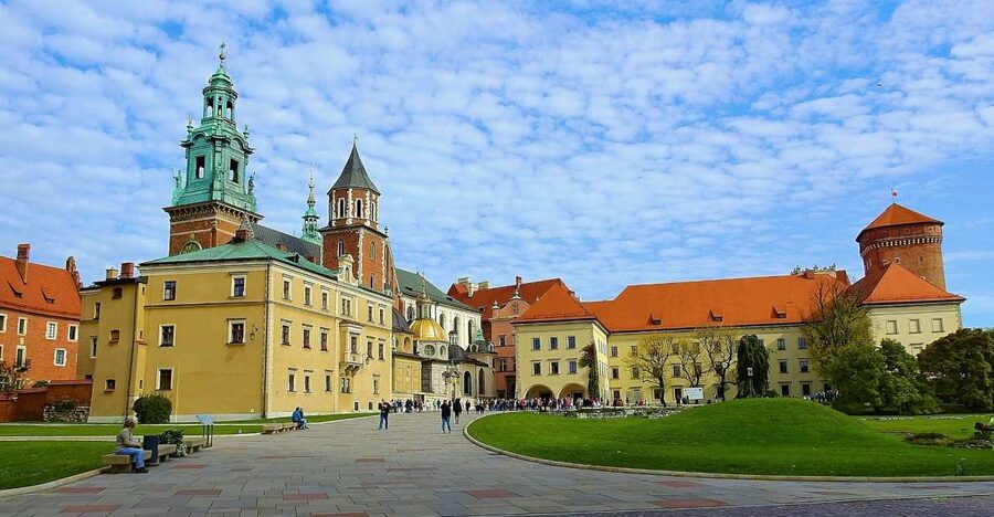 Kraków old town and jewish quarter® - Starting Among Kraków’s Medieval Defenses