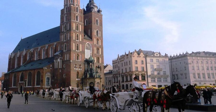 Krakow Old Town and Jewish Quarter in one guided walk - Starting beside Krakow’s medieval defenses