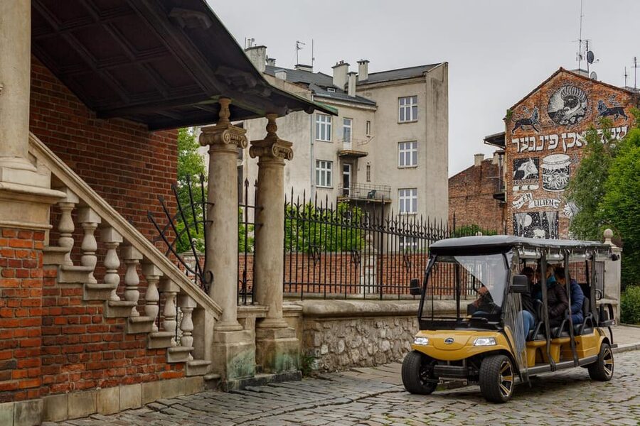 Krakow: Old Town and Wawel Castle Guided Golf Cart Tour - What this Krakow golf cart tour is really for
