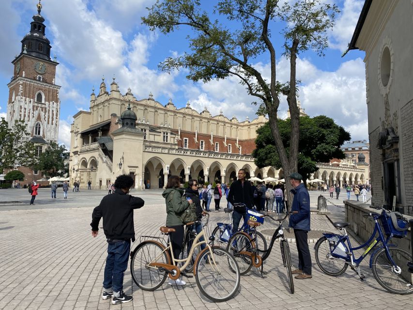 Krakow: Old Town Bike Tour with a Guide - The guide makes the difference