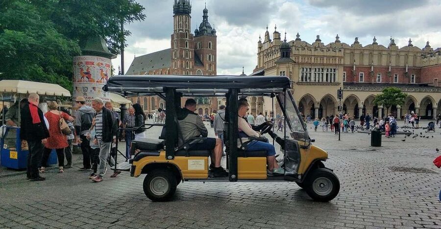Krakow: Old Town City Tour in a Golf Cart - Why a golf cart works well in Krakow