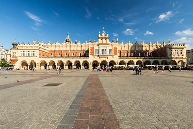 Krakow: Old Town Guided Walking Tour - Following Krakow’s Royal Route from St. Florian’s Church