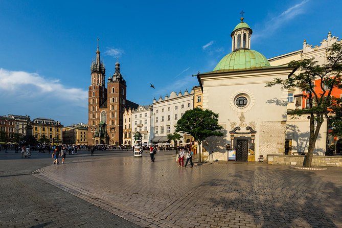 Krakow: Old Town Guided Walking Tour - Wawel Hill, the castle, and the Dragon’s Den