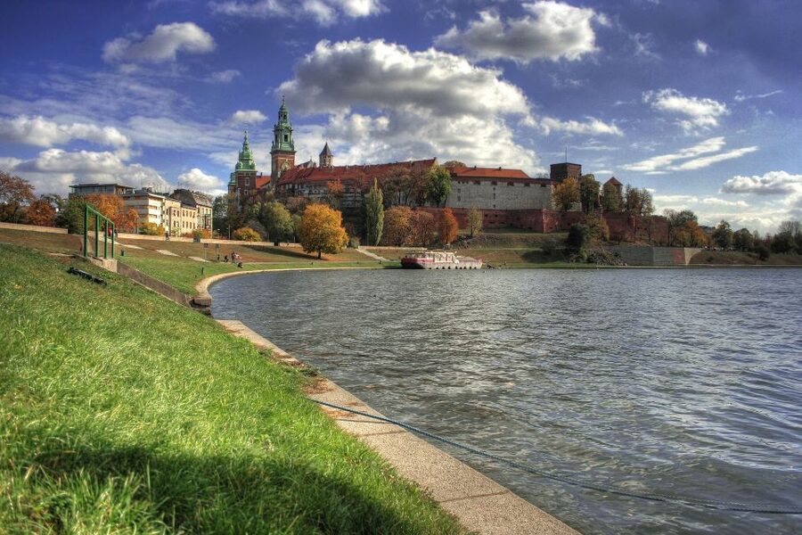 Krakow: Old Town Highlights Private Walking Tour - Churches, palaces, and the route to Wawel