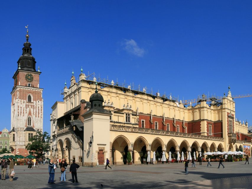 Krakow: Old Town Highlights Private Walking Tour - Wawel Cathedral and the Jagiellonian story