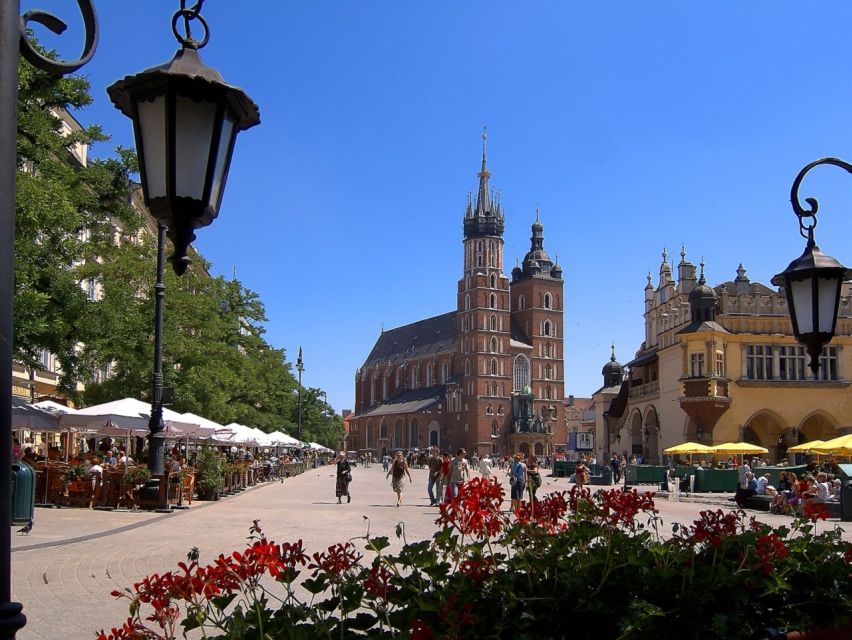Krakow: Old Town Private Guided Walking Tour - Wawel Hill, where legends meet Polish royalty