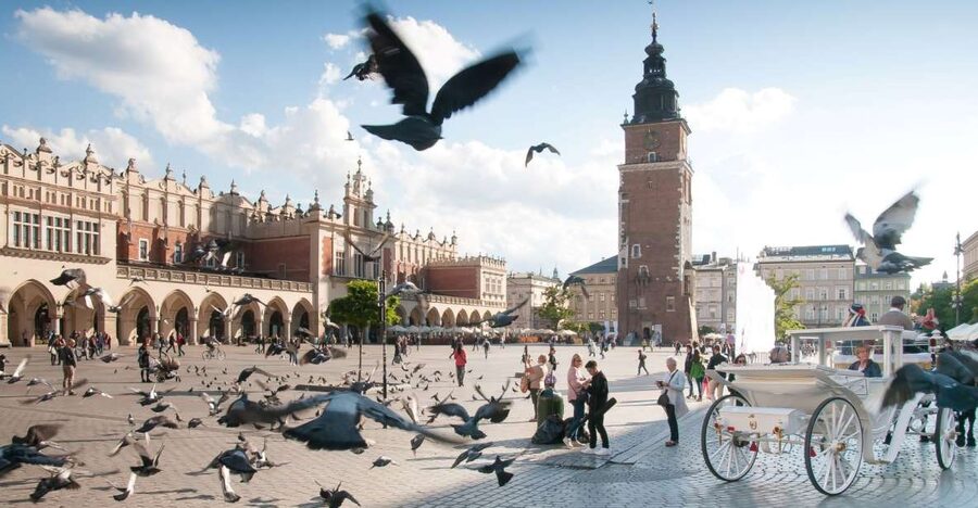 Krakow: Old Town Private Guided Walking Tour - St. Mary’s Basilica and the sound of the bugle call