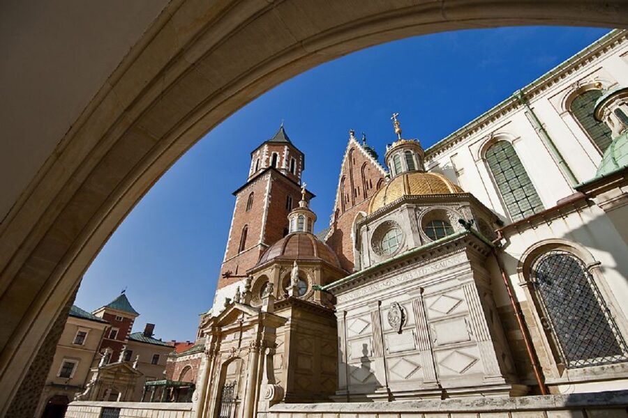 Krakow: Old Town Private Guided Walking Tour - Florianska Street and the medieval Main Market Square