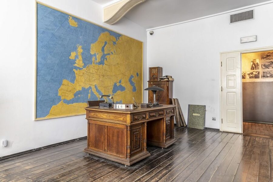 Krakow: Oskar Schindler's Enamel Factory Museum Guided Tour - Key points to know before you book