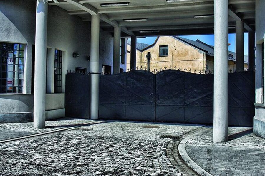 Krakow: Oskar Schindler's Factory Guided Tour&Pickup Options - Key points to know before you book