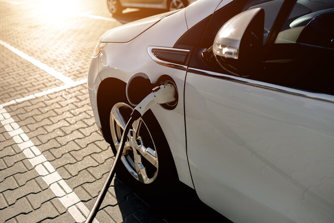 Krakow Private Airport Eco-transfer by Fully Electric car - What the 30-minute journey is really like