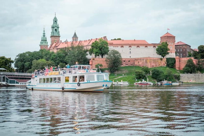 Krakow: Private Evening Boat Tour - Salwator and Debniki from the water