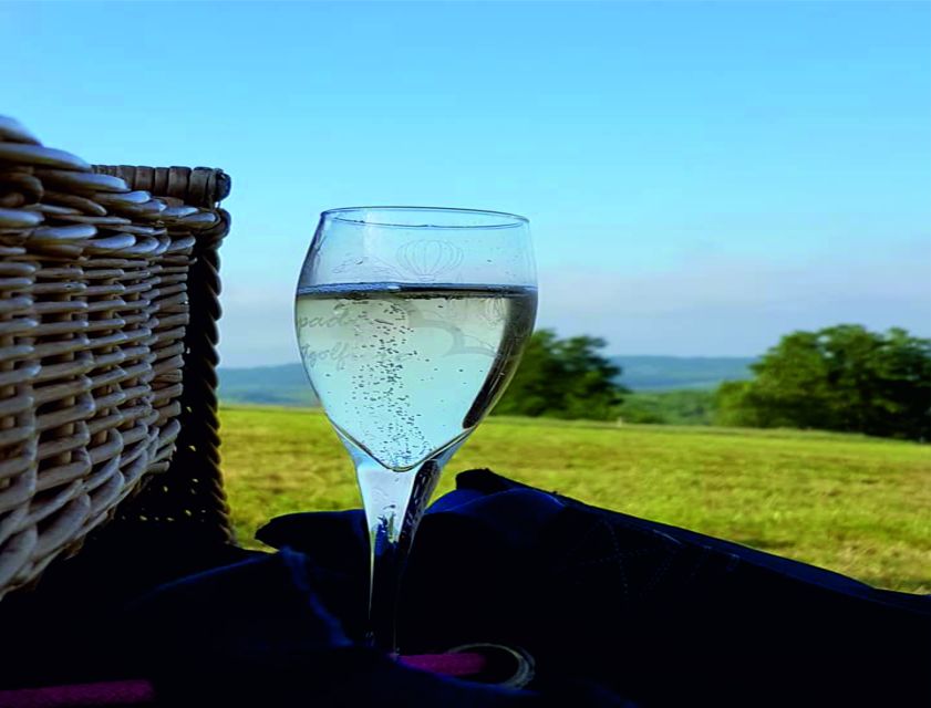 Kraków: Private Hot Air Balloon Flight with Champagne - A private Kraków flight made for two