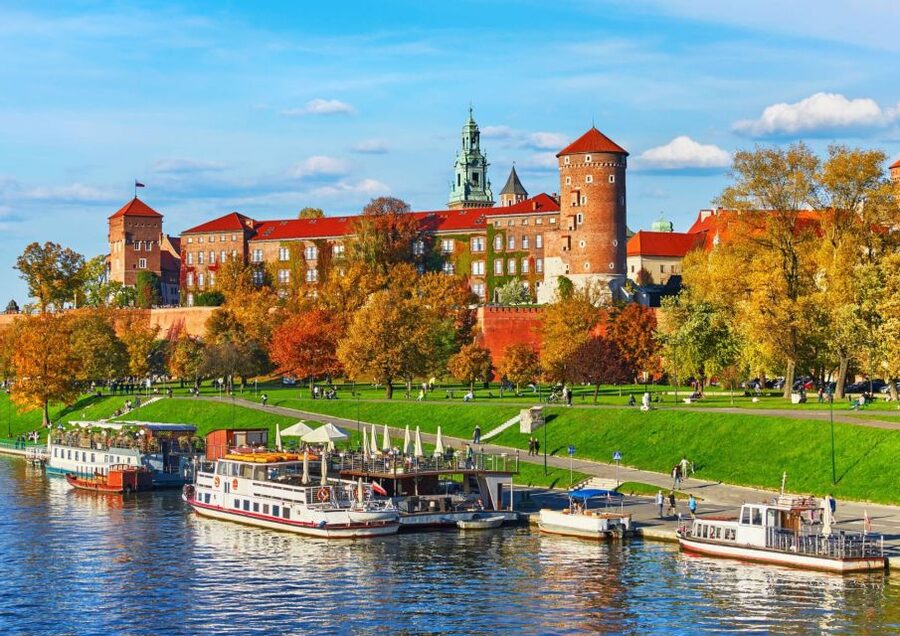Krakow: Private Panoramic Tour by Golf Cart with Audio Guide - Who should choose this Krakow tour?