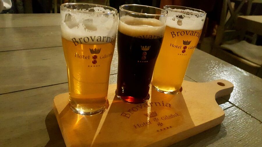 Krakow: Private Polish Beer Tasting Tour with a Beer-Expert - Krakow’s pubs, PRL bars, and traditional restaurant