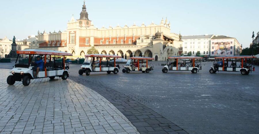 Krakow: Private Sightseeing by Electric Car - Kazimierz: Synagogues and Narrow Cobblestone Streets