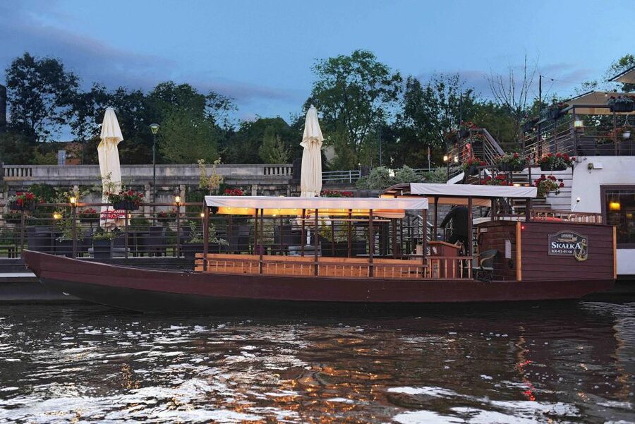 Krakow: Private Traditional Gondola Cruise - Key points to know before booking