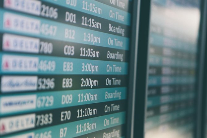 Krakow: Private Transfer to/from Krakow Airport (KRK) - Snacks, beer, water, and Wi-Fi on the way