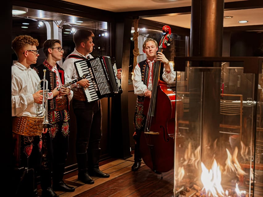 Krakow: Regional Polish Dinner with Vistula River Cruise - Starting at Aquarius Restaurant near Dębnicki Bridge