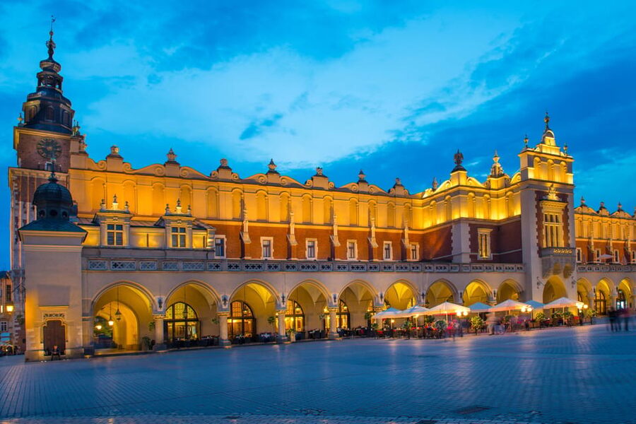 Krakow's Rynek Underground Museum Tour with Ticket and Guide - What You See During the 90-Minute Visit