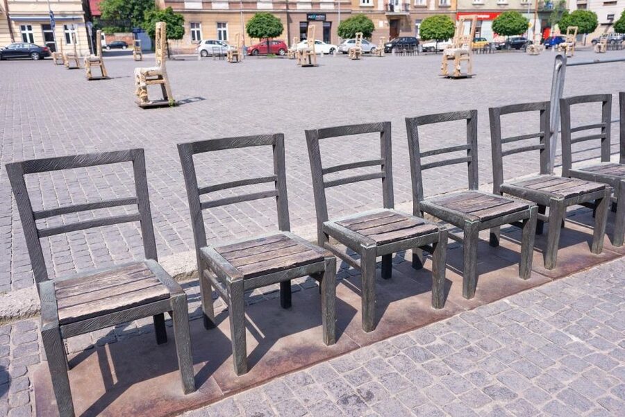 Krakow: Schindler's Factory & Ghetto Guided Tour - Schindler’s role, placed in its proper setting