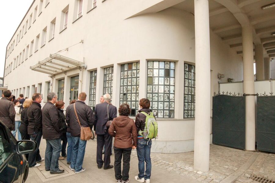 Krakow: Schindler's Factory Guided Tour with Entry Ticket - Sound, film, and the feel of the museum