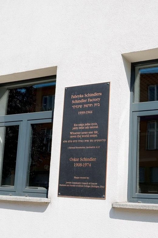 Kraków: Schindler’s Factory & Jewish Ghetto Guided Tour - What the three-hour tour actually covers