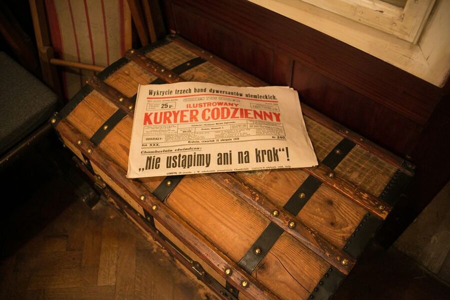 Krakow: Schindler's Factory, Jewish Ghetto & Salt Mine Tour - Schindler’s Factory and the story behind the name