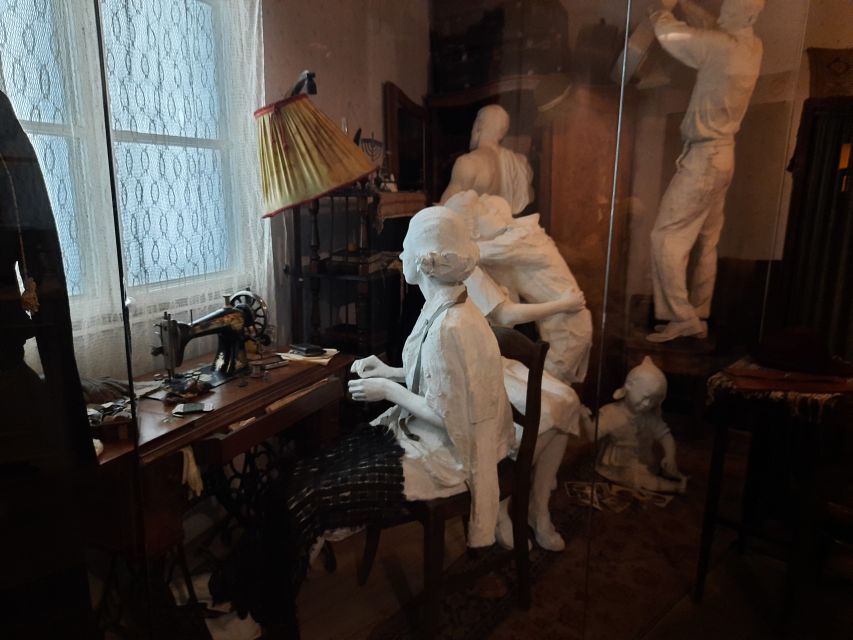 Krakow: Schindler's Factory Tour with Entrance Ticket - What Schindler’s Factory really tells you