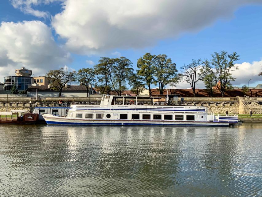 Krakow: Sightseeing Cruise by Vistula River - Finding Aqua Fun and getting aboard
