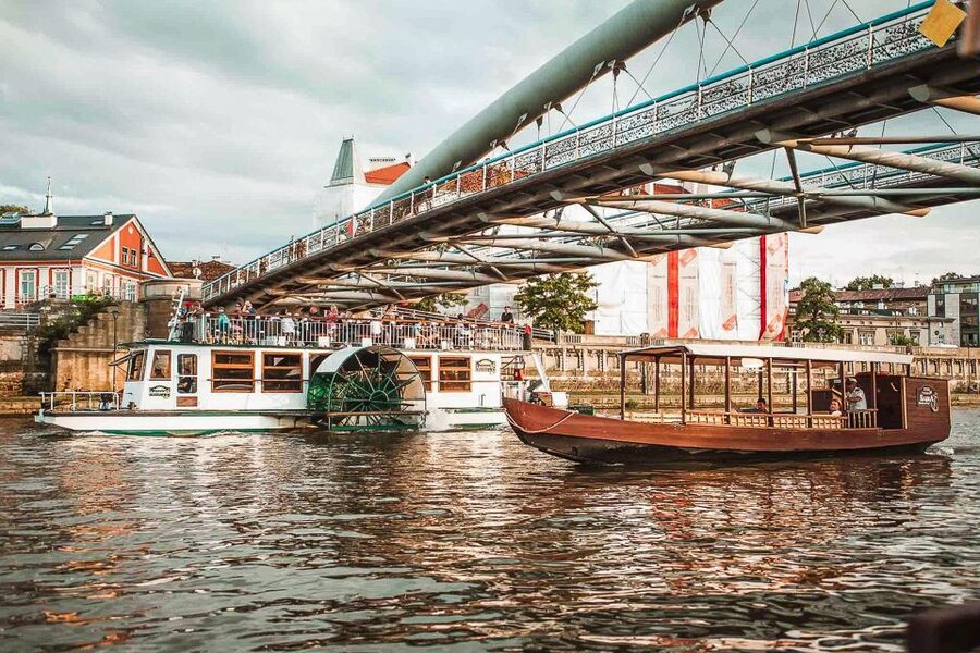 Krakow: Sightseeing Cruise by Vistula River - Bridges, CRICOTEKA, and the changing city view