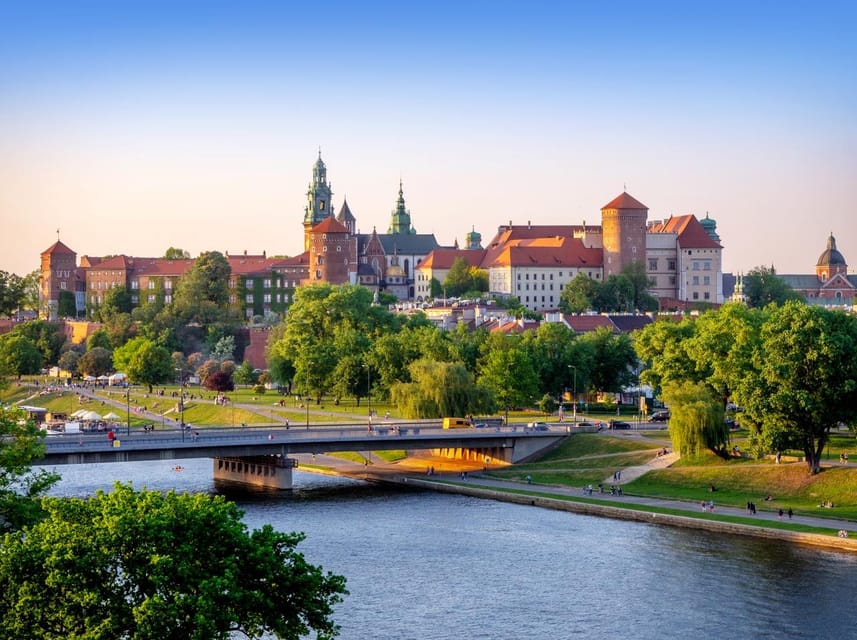 Krakow: Sightseeing Cruise on the Vistula River - Continuing toward Kościuszko Mound
