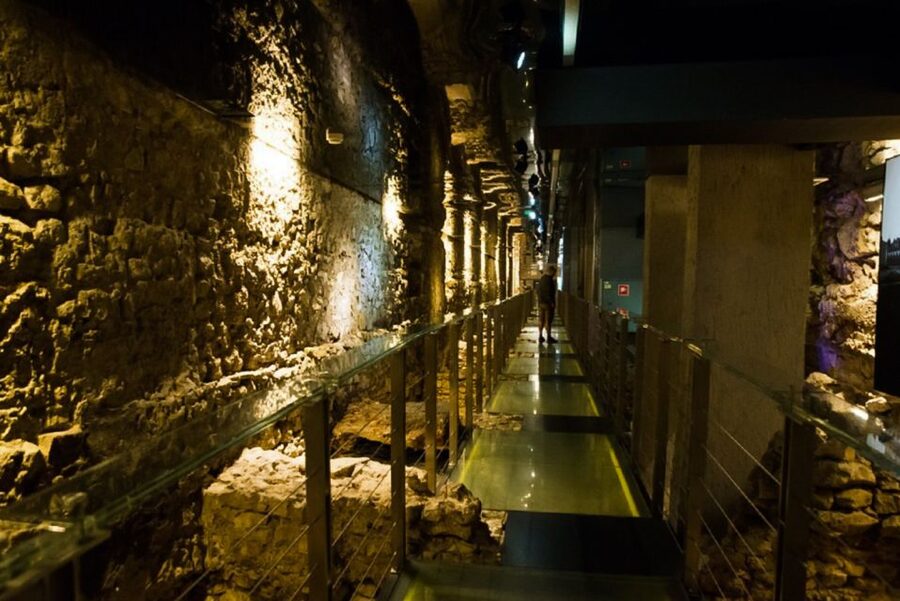 Krakow: Skip-the-Line Rynek Underground Museum Guided Tour - Key points at a glance